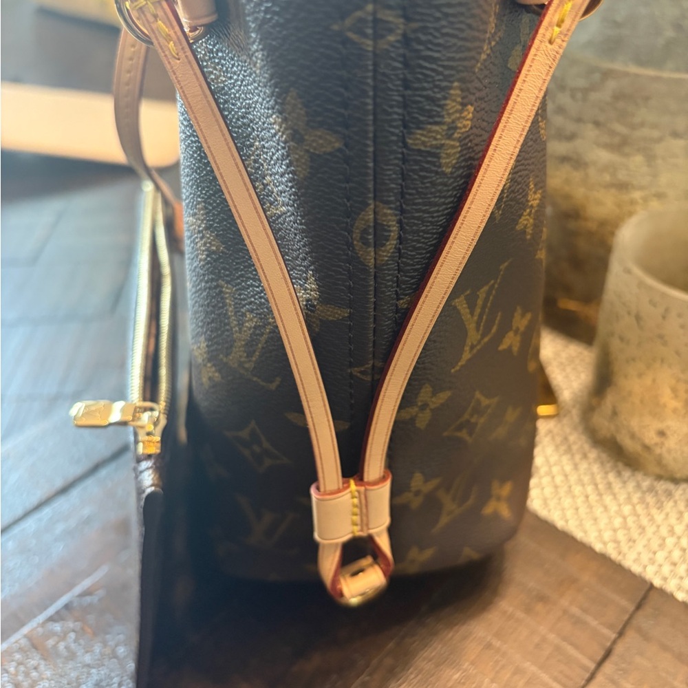 Louis Vuitton Brown Monogram Canvas Tote with Vachetta Trim - Picture 7 of 12